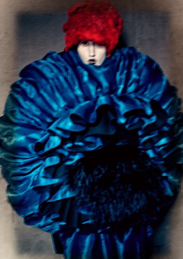 blue-witches-anna-cleveland-by-paolo-roversi-for-luncheon-magazine-spring-summer-2016-3