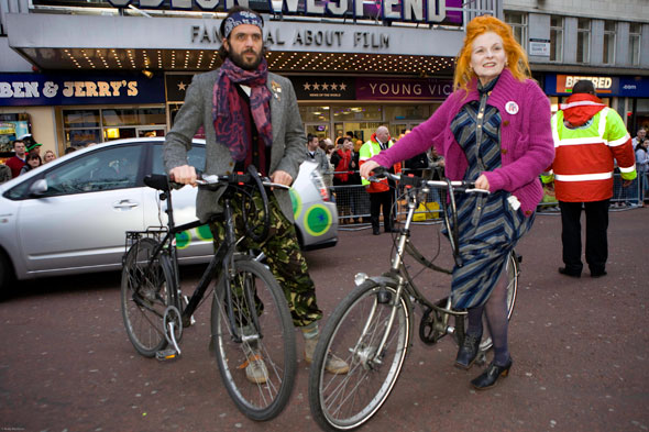 Vivienne-Westwood-Bike-Pretty-Cycle-Fashion201402289